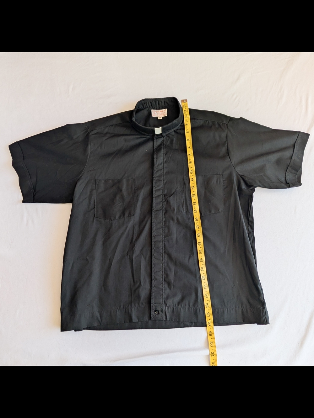 VTG R.J. Toomey Co. Size 17" Black Short Sleeve Button Up Priest USA With Tab - Picture 8 of 11
